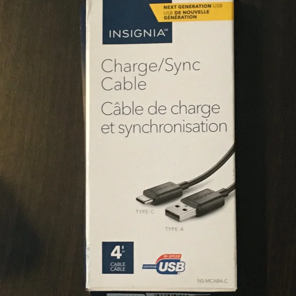 Insignia 4ft. USB C Charge/Sync Cable NS-MCAB4-C